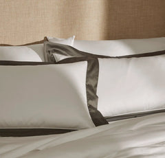 Signature Hemmed Duvet Set - White/Juniper Colorblock