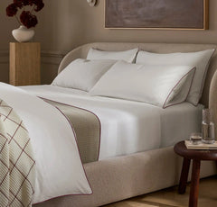 Signature Embellished Sheet Set - White/Holly Piped Edge