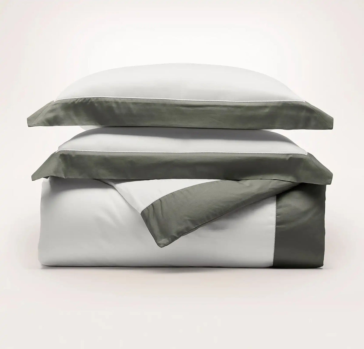 Signature Hemmed Duvet Set - White/Juniper Colorblock