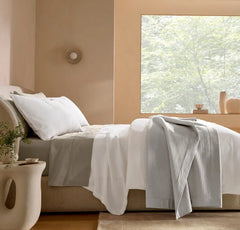 Signature Stitchline Quilt - Mist